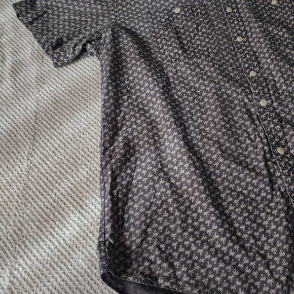 OLD NAVY SLIM FIT XL SHIRT - Picture 3 of 12